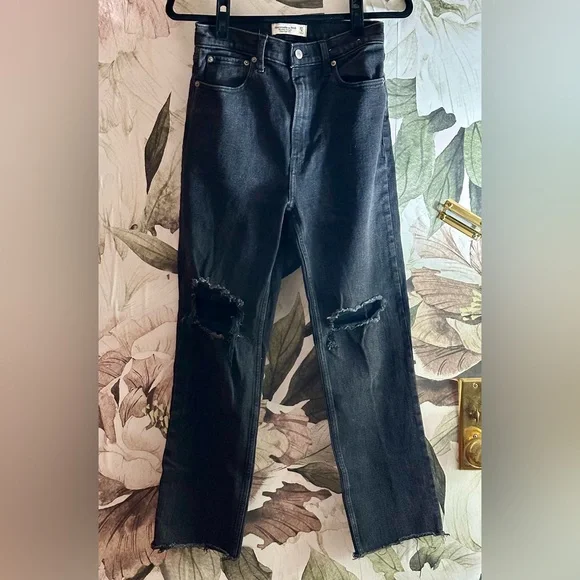 Abercrombie & Fitch “The Ankle Straight Ultra High Rise” Black Jeans EUC - Picture 2 of 7
